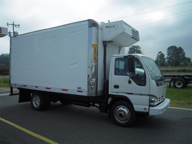 2006 ISUZU NRR 